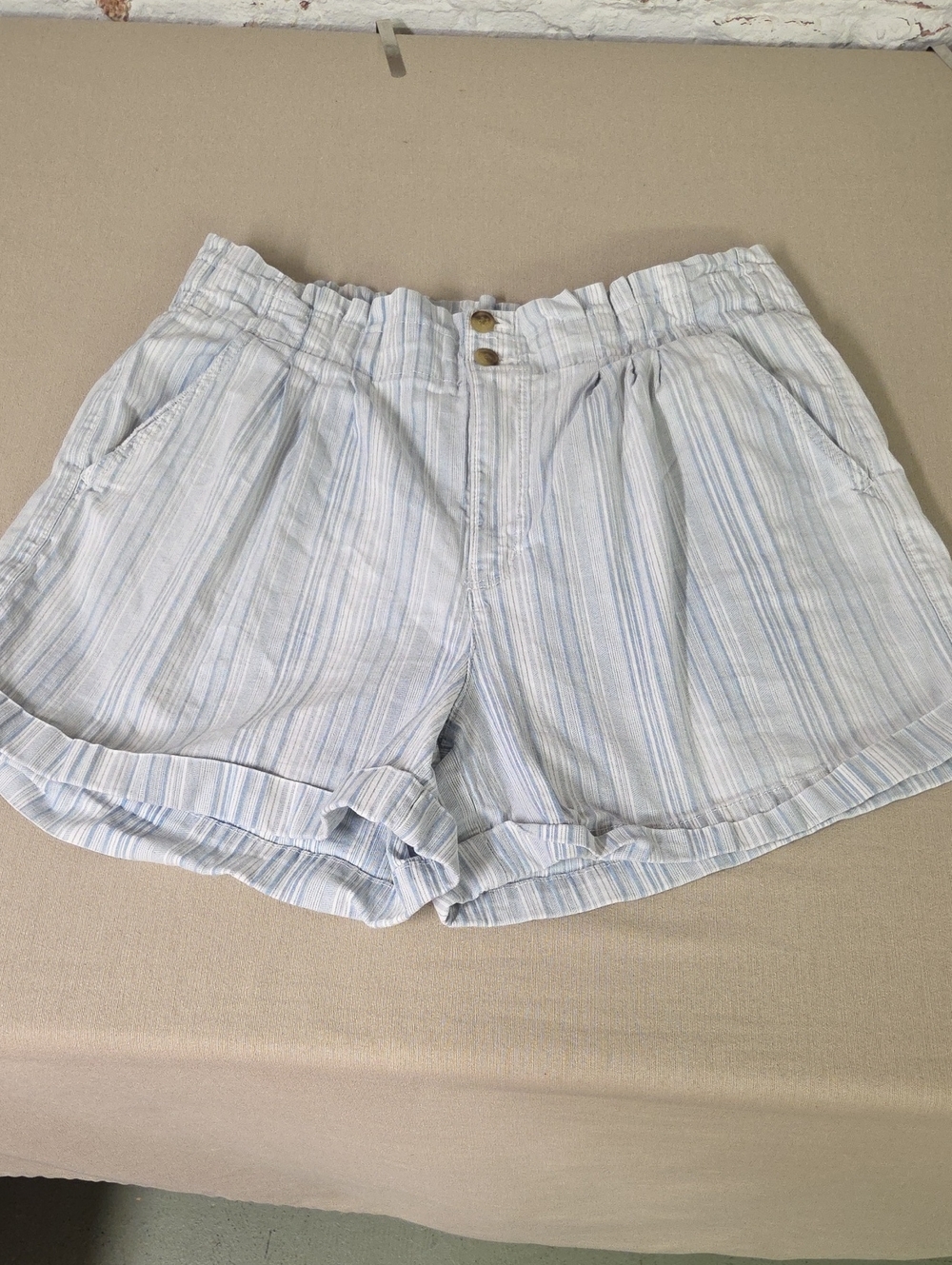 American Eagle Outfitters Light Blue & White Striped High-Waist Shorts Size 18 - Picture 1 of 7